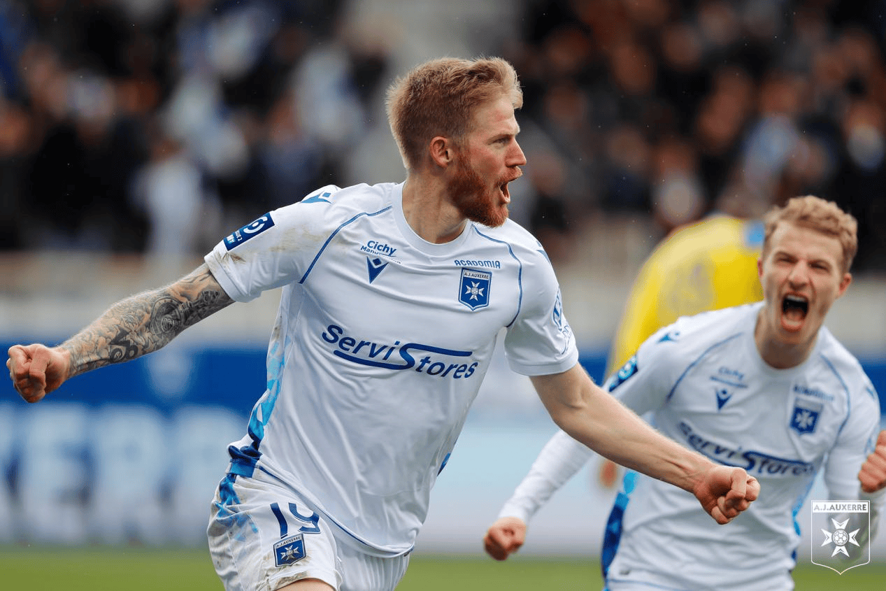 九游体育官网今晚法甲焦点战，洛杉矶湖人队长鼓劲，信心回归，资深球员宣示担当的简单介绍